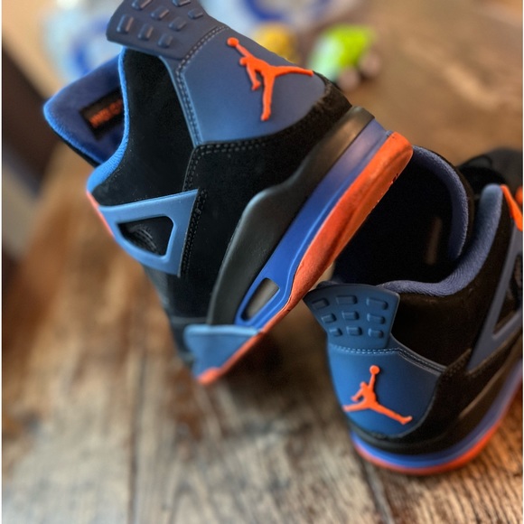 Jordan Retro 4s CAVS - Picture 4 of 6